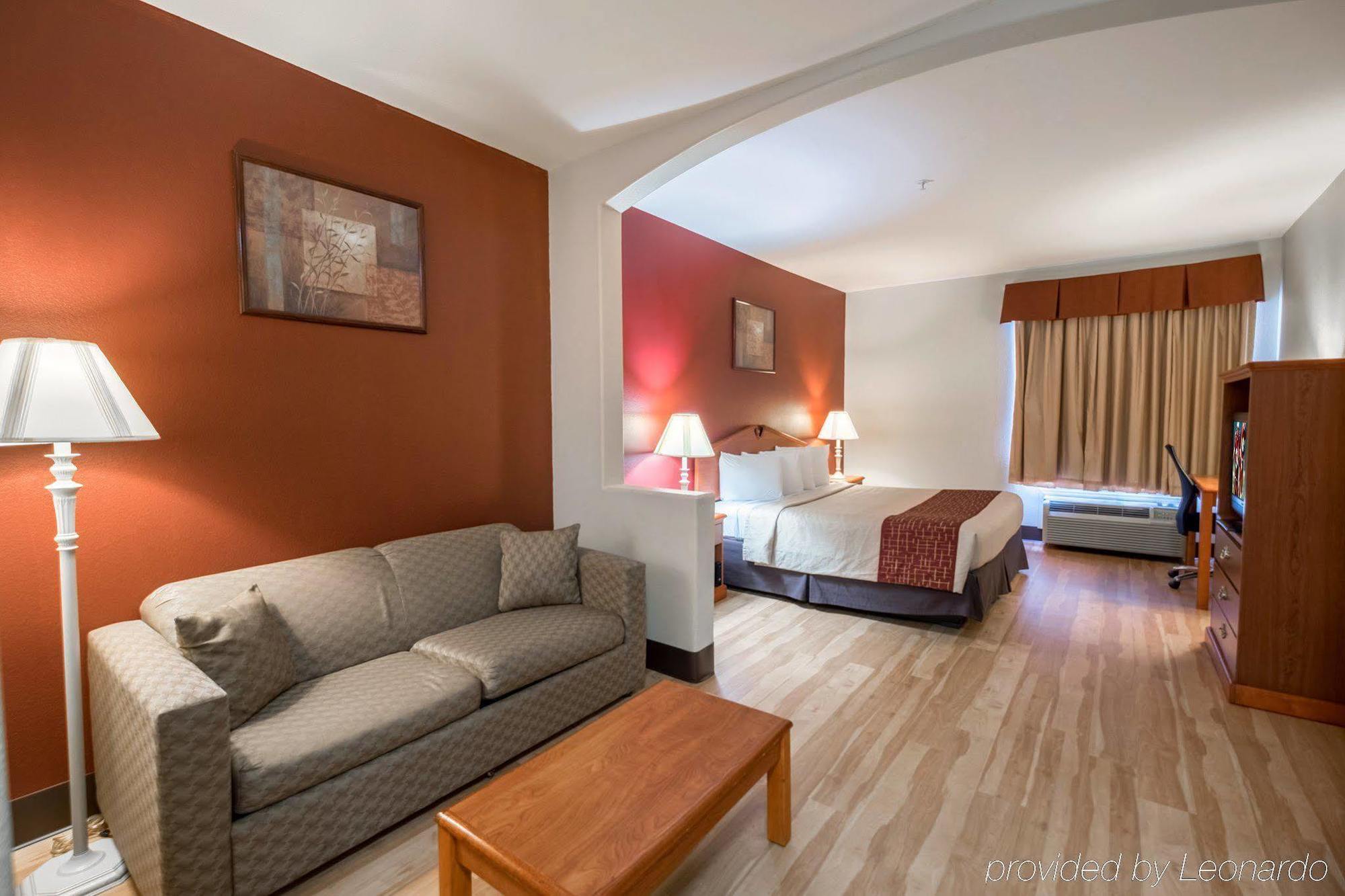 Red Roof Inn & Suites Lake Charles Eksteriør billede