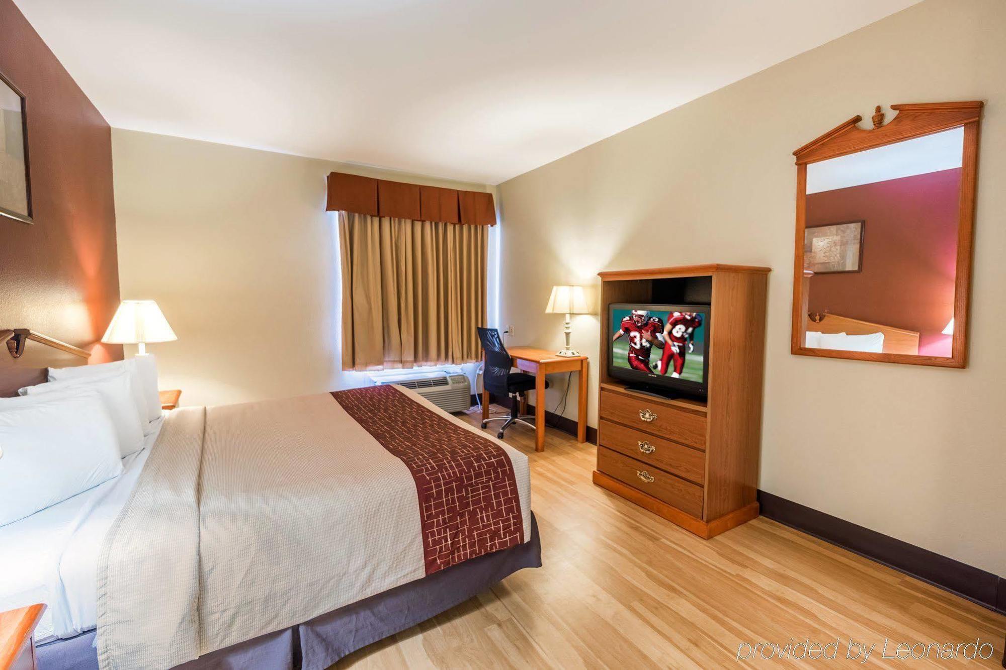 Red Roof Inn & Suites Lake Charles Eksteriør billede