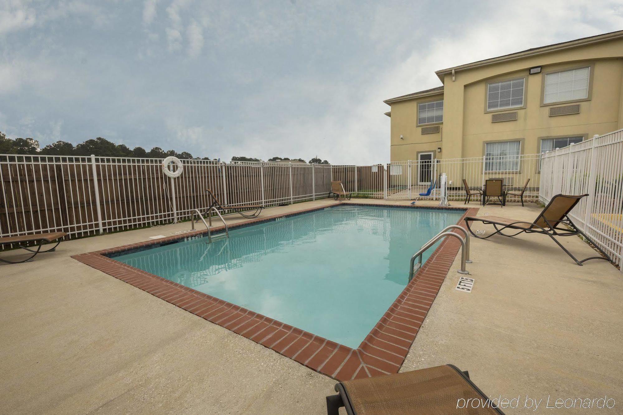 Red Roof Inn & Suites Lake Charles Eksteriør billede
